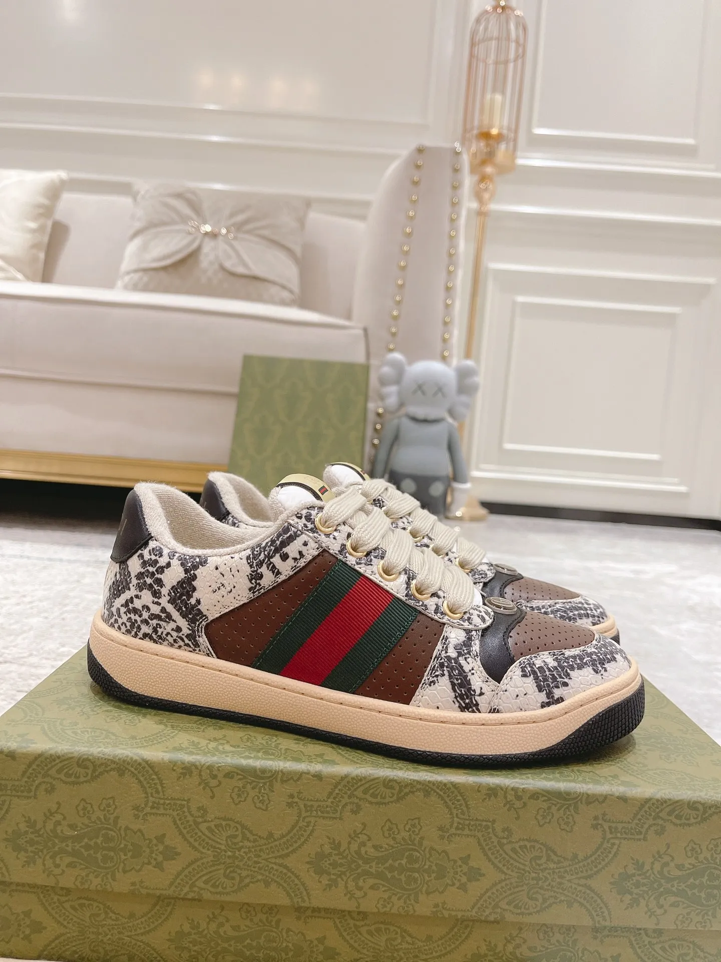 👟👟Ex-factory price 480👟👟 Couple style👫Gucci Gucci ❗️❗️New order shipped Original development Private mold making Correct last shape Hand-polished and distressed effect Correct details Complete accessories Imported leather/original towel lining crafted with craftsmanship Same size for men and women: 35-44